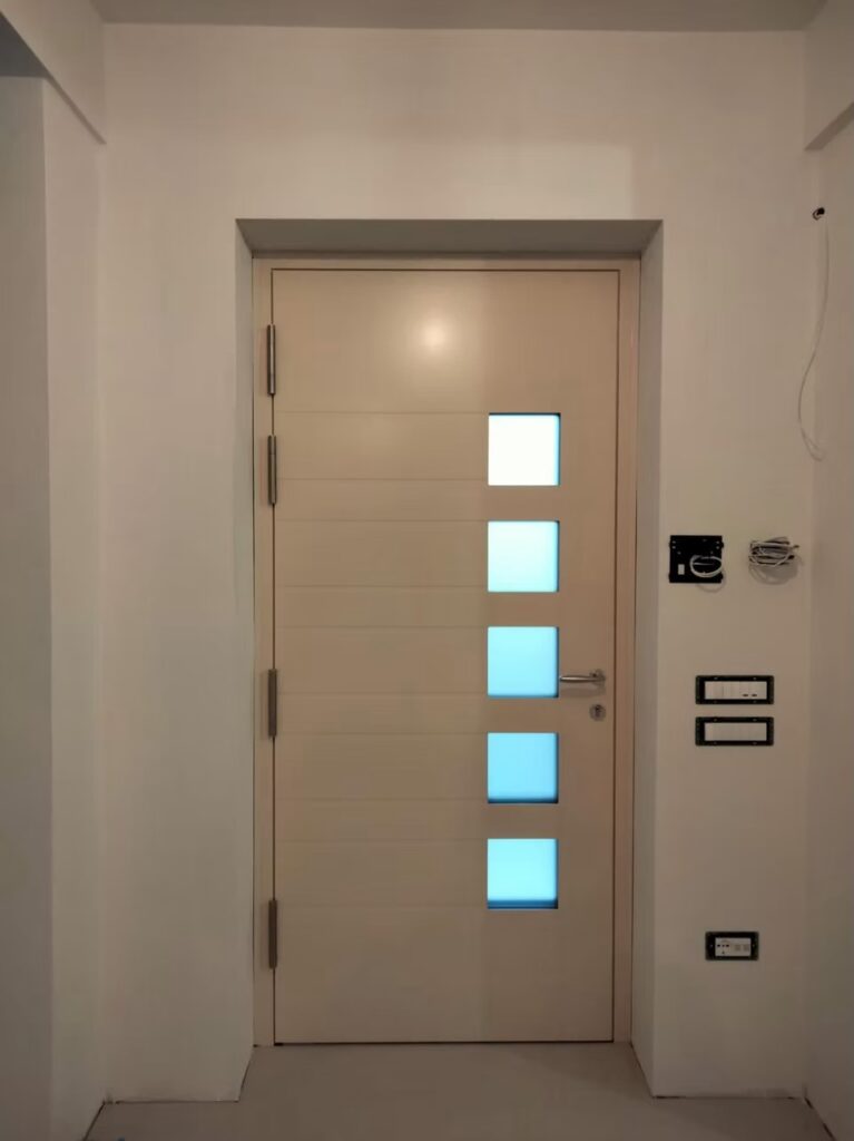 Portoncino alluminio sicurezza efficienza energetica Rosaserramenti Vicenza - Protezione e isolamento