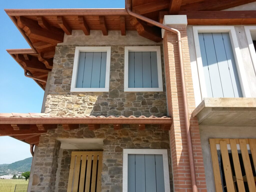 Balconi in alluminio alla vicentina Rosaserramenti Vicenza - Design moderno e funzionale
