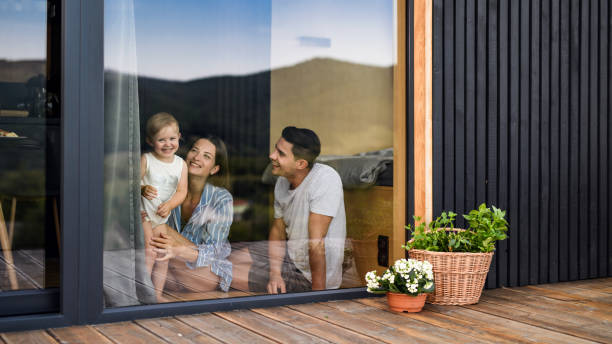 Vetrata scorrevole in PVC ad alto risparmio energetico a Vicenza - Rosa Serramenti - Luminosità e comfort per la tua casa